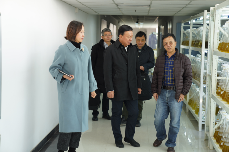 国家核安全局副局长郭承站一行到海洋中心调研